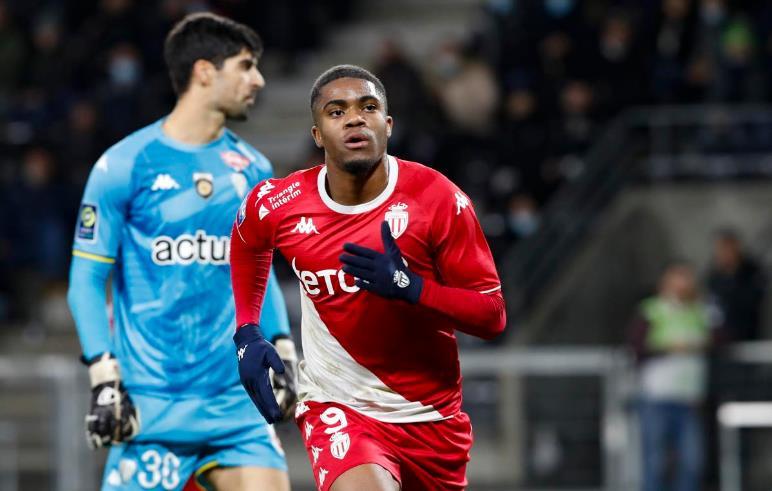 他却时常让 他却时常让